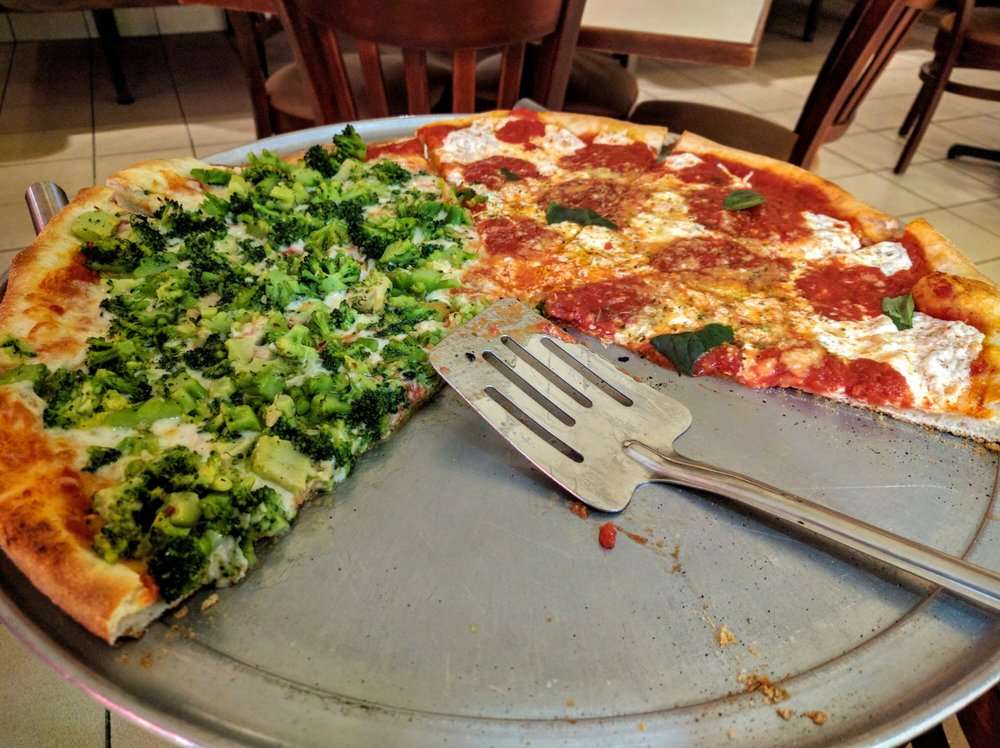 Franks Pizza & Restaurant | 1900 NJ-70, Lakewood, NJ 08701, USA | Phone: (732) 477-4103