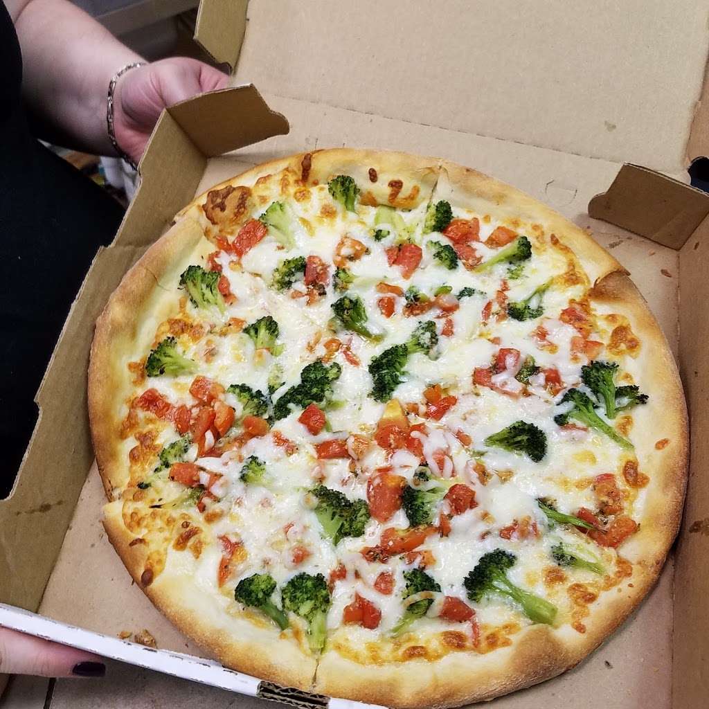 Filippos Pizzeria & Grill | 253 High St E, Glassboro, NJ 08028, USA | Phone: (856) 243-5845