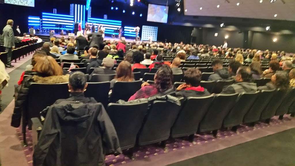 Family Harvest Church - Tinley Park | 18500 92nd Ave, Tinley Park, IL 60487, USA | Phone: (708) 614-6000