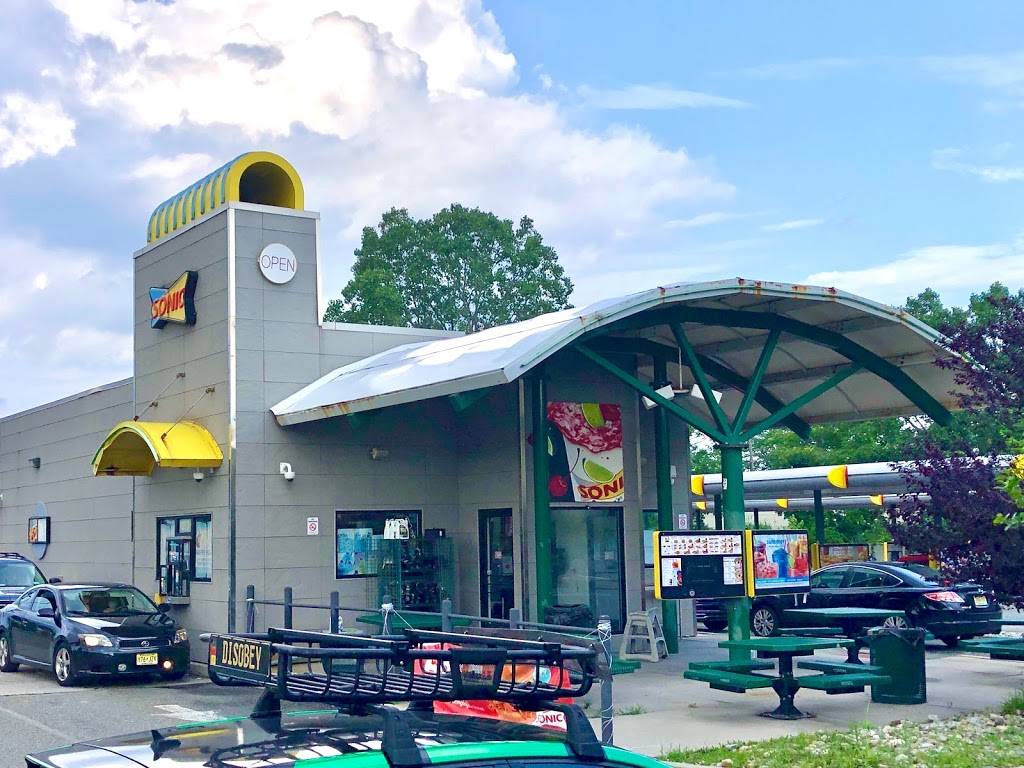 Sonic Drive-In | 156 Route 17 North, Hasbrouck Heights, NJ 07604, USA | Phone: (201) 462-0400