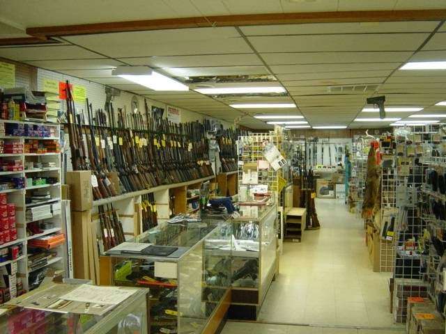 Laymans Gun Shop | 72 W Maple St, East Prospect, PA 17317, USA | Phone: (717) 252-4573