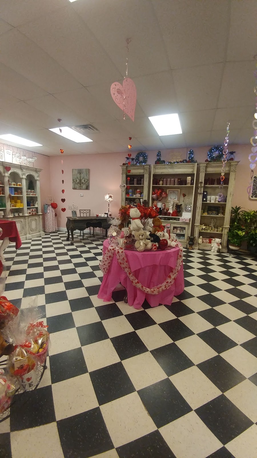 ANTIQUE ROSE FLORIST | 10540 Farm to Market Rd 1488, Magnolia, TX 77354, USA | Phone: (281) 259-8030