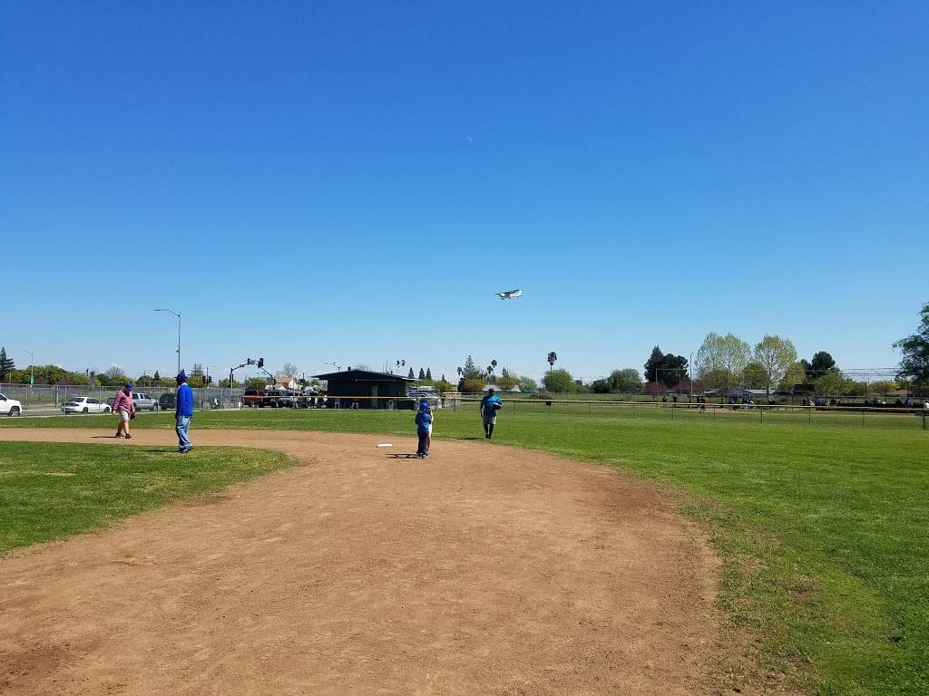 Airport Little League Park | 6395 Hogan Dr, Sacramento, CA 95822, USA | Phone: (916) 808-5200