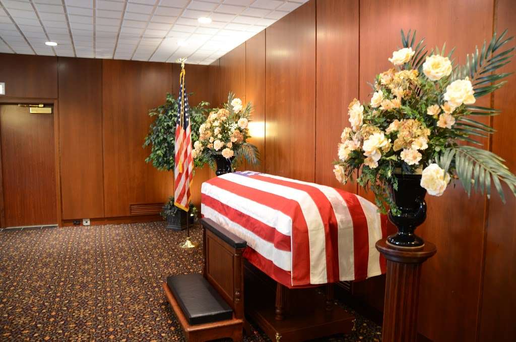 Adolf Funeral Home & Cremation Services LTD | 2921 S Harlem Ave, Berwyn, IL 60402, USA | Phone: (708) 484-4111