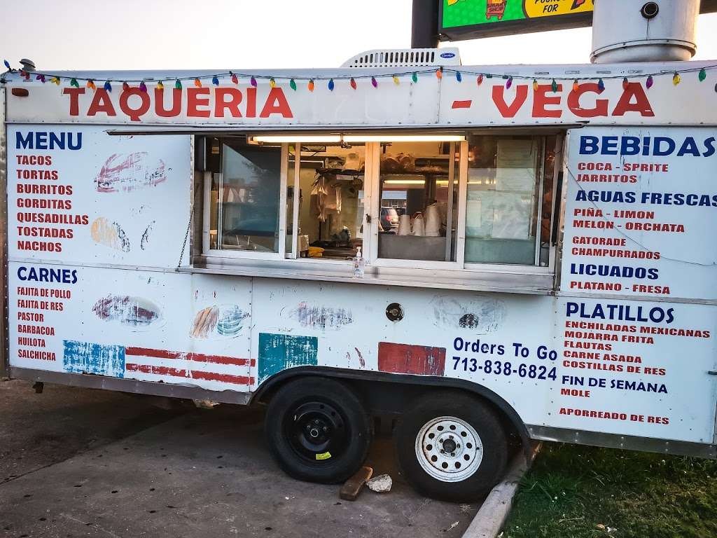 Taqueria Vega - Food Truck | 7701 W Bellfort Blvd, Houston, TX 77071, USA | Phone: (713) 838-6824