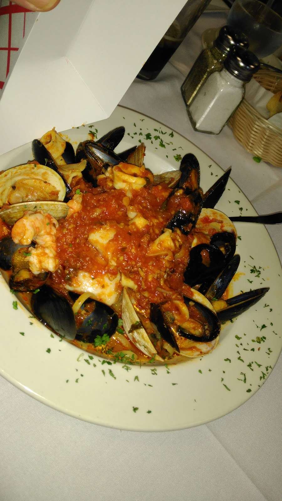 Ricks Seafood Restaurant and Market | 545 US-6, Mahopac, NY 10541, USA | Phone: (845) 621-2489