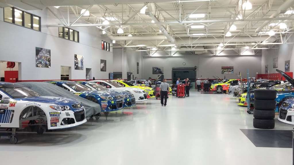 Hendrick Motorsports 48/88 Race Shop | 4345 Papa Joe Hendrick Blvd, Charlotte, NC 28262, USA | Phone: (704) 455-3400