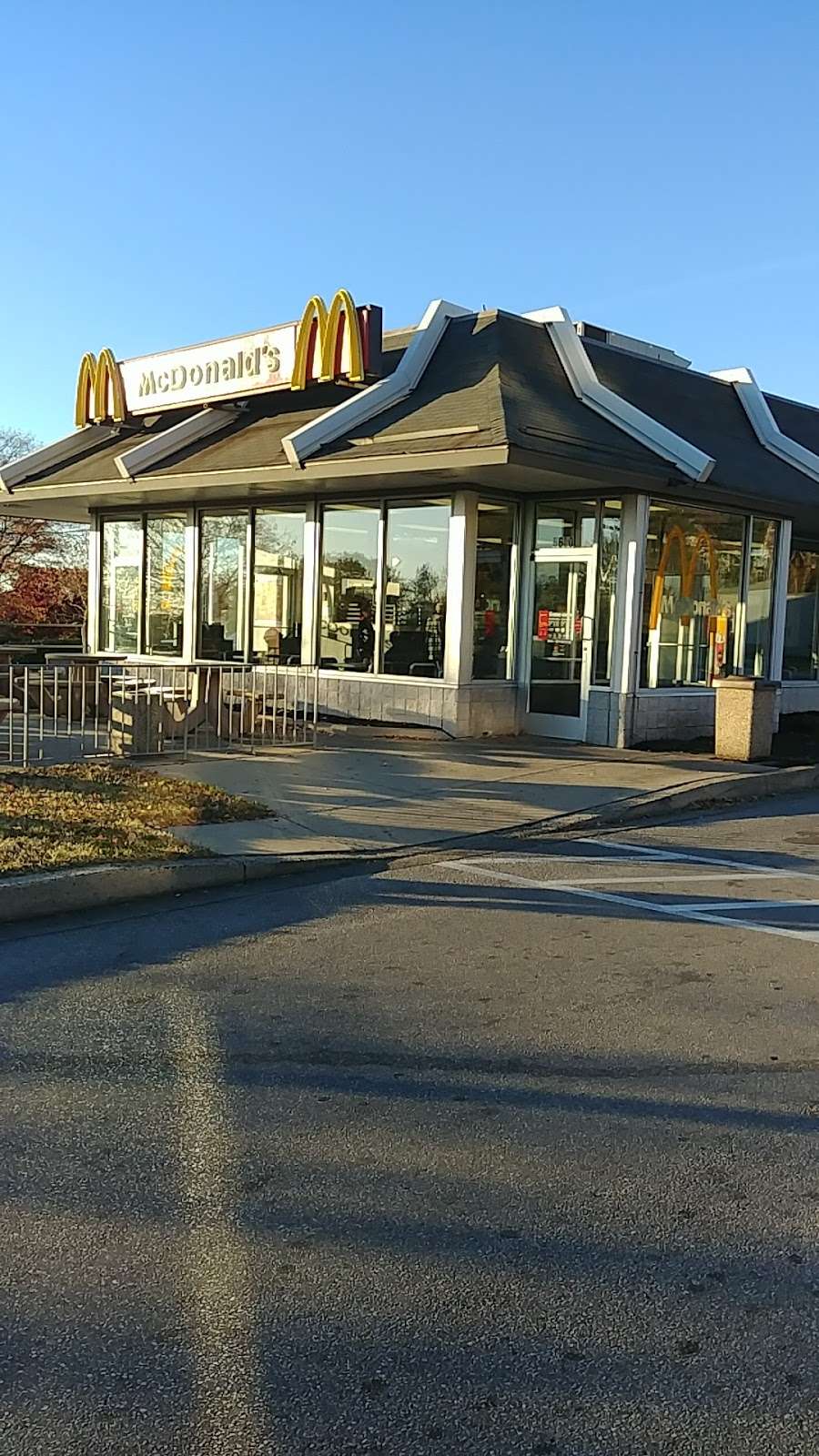 McDonalds | 5600 ODonnell Street Cut Off, Baltimore, MD 21224, USA | Phone: (410) 633-1821