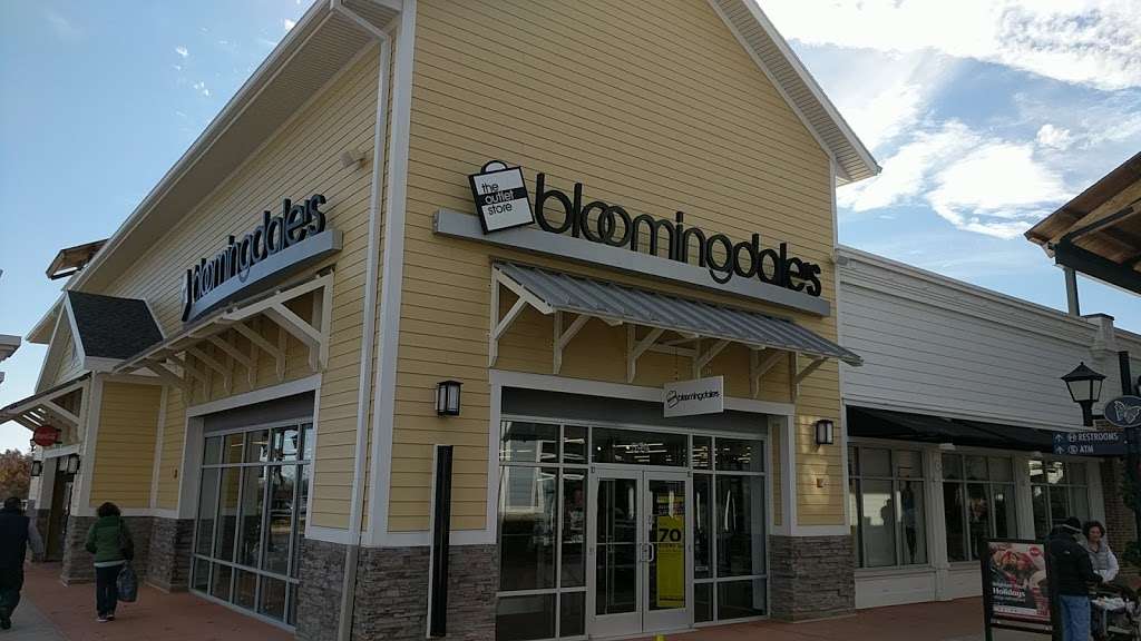 Bloomingdales Outlet | 80 Premium Outlets Blvd Ste. 0599, Merrimack, NH 03054, USA | Phone: (603) 420-9080