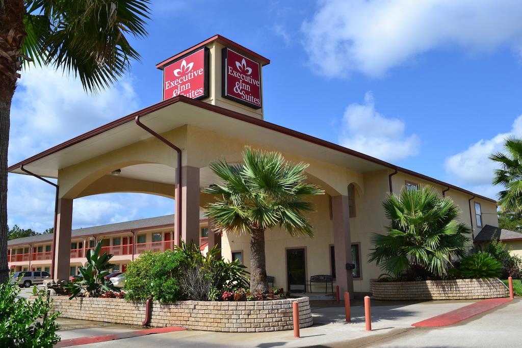 Executive Inn & Suites | 17707 Farm to Market Rd 1488, Magnolia, TX 77354 | Phone: (281) 259-8200