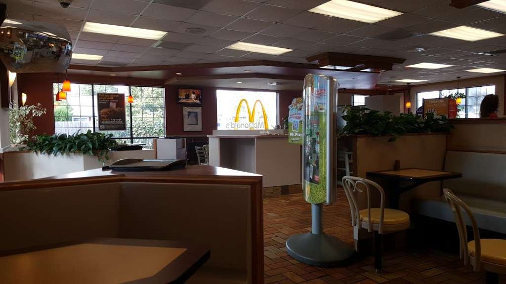 McDonalds | 6606 New Falls Rd, Levittown, PA 19056 | Phone: (215) 946-6095