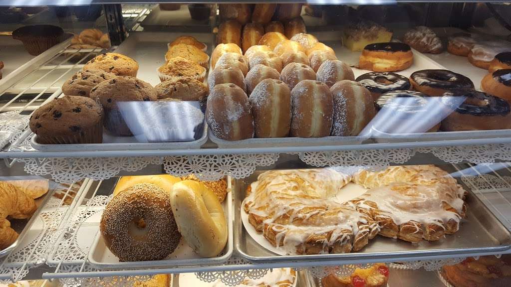 Calandras Bakery | 204 1st Ave, Newark, NJ 07107, USA | Phone: (973) 484-5598