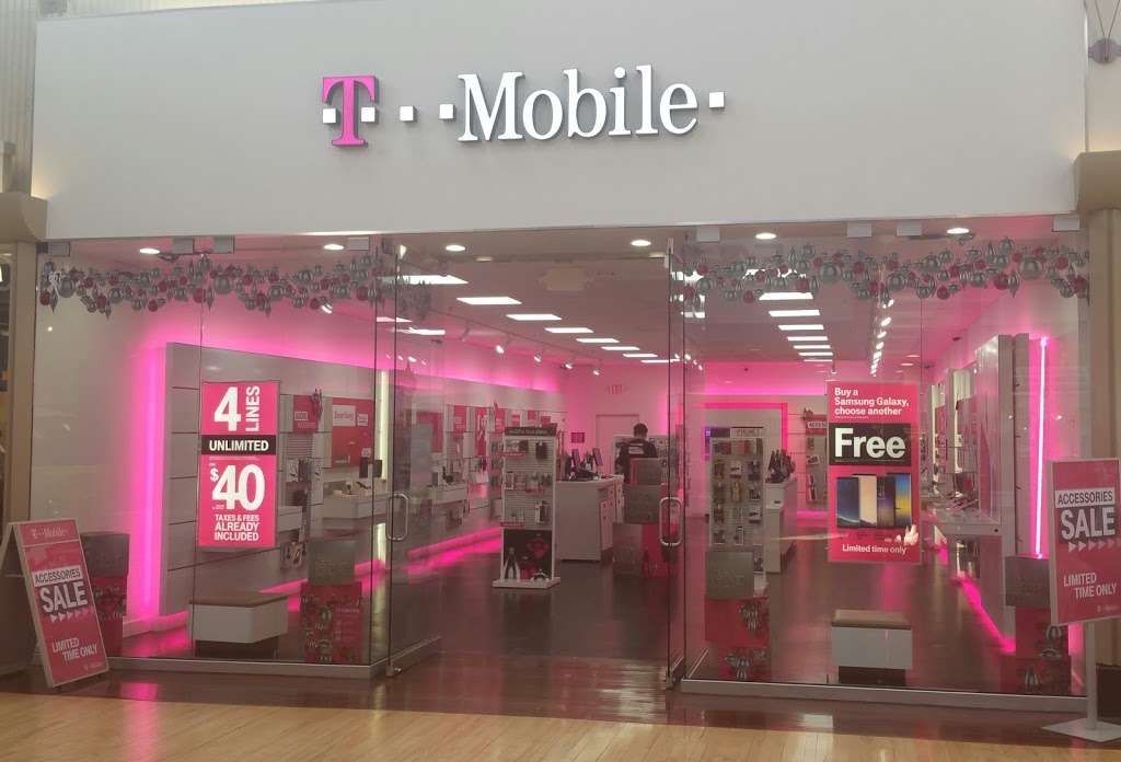 T-Mobile | 6170 Grand Ave Ste 669, Gurnee, IL 60031, USA | Phone: (847) 672-2269