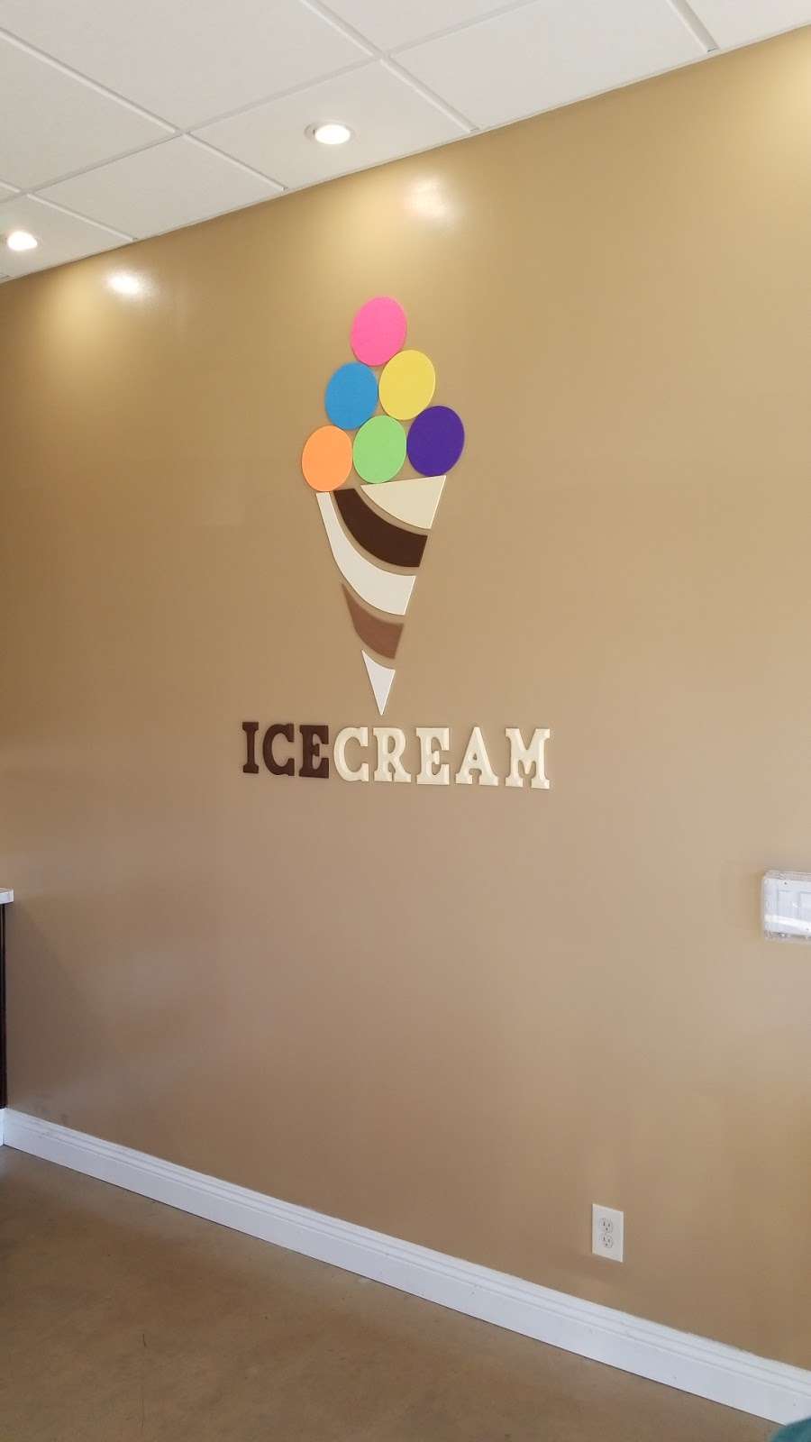 Cup & Cone Ice Cream | 4874 Topanga Canyon Blvd, Woodland Hills, CA 91364, USA | Phone: (818) 436-2805