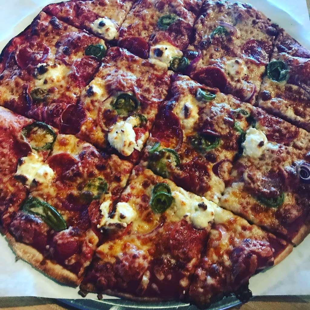 On Deck Pizza and Pours | 9324 MO-7, Lees Summit, MO 64064, USA | Phone: (816) 578-4943