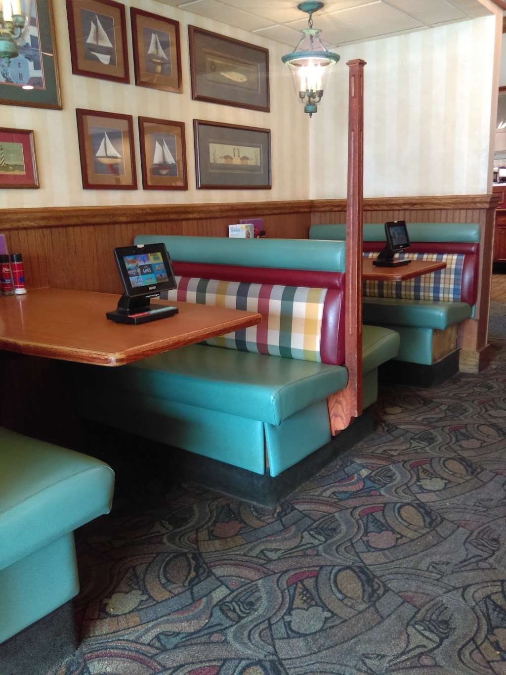 Friendlys | 111 Macy St, MA-110, Amesbury, MA 01913, USA | Phone: (978) 388-0378