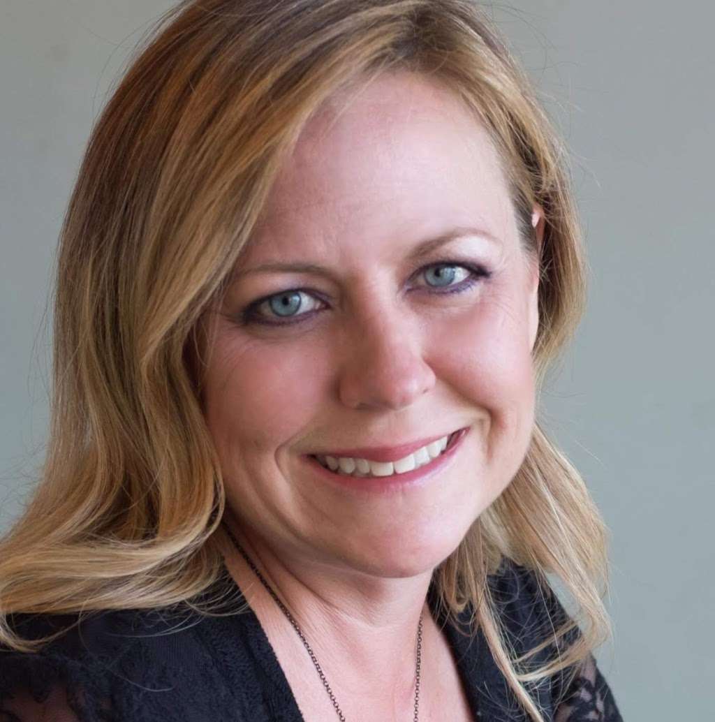 Lora Luczywo, IBCLC, Los Angeles Lactation | 8326 Truxton Ave, Los Angeles, CA 90045, USA | Phone: (310) 776-5363