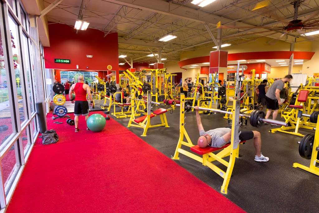 Retro Fitness | 225 Terminal Ave, Clark, NJ 07066, USA | Phone: (732) 381-0606