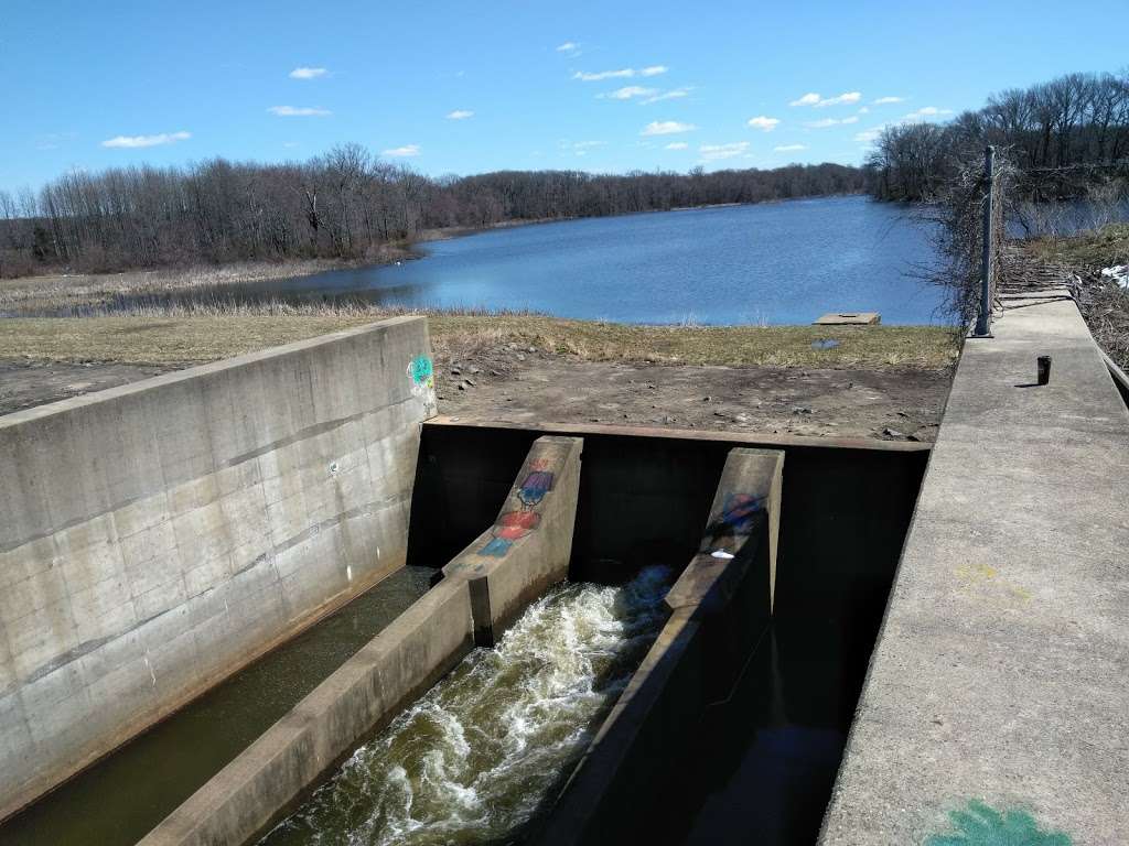 Assunpink Dam Access | 1237 NJ-33, Trenton, NJ 08638, USA