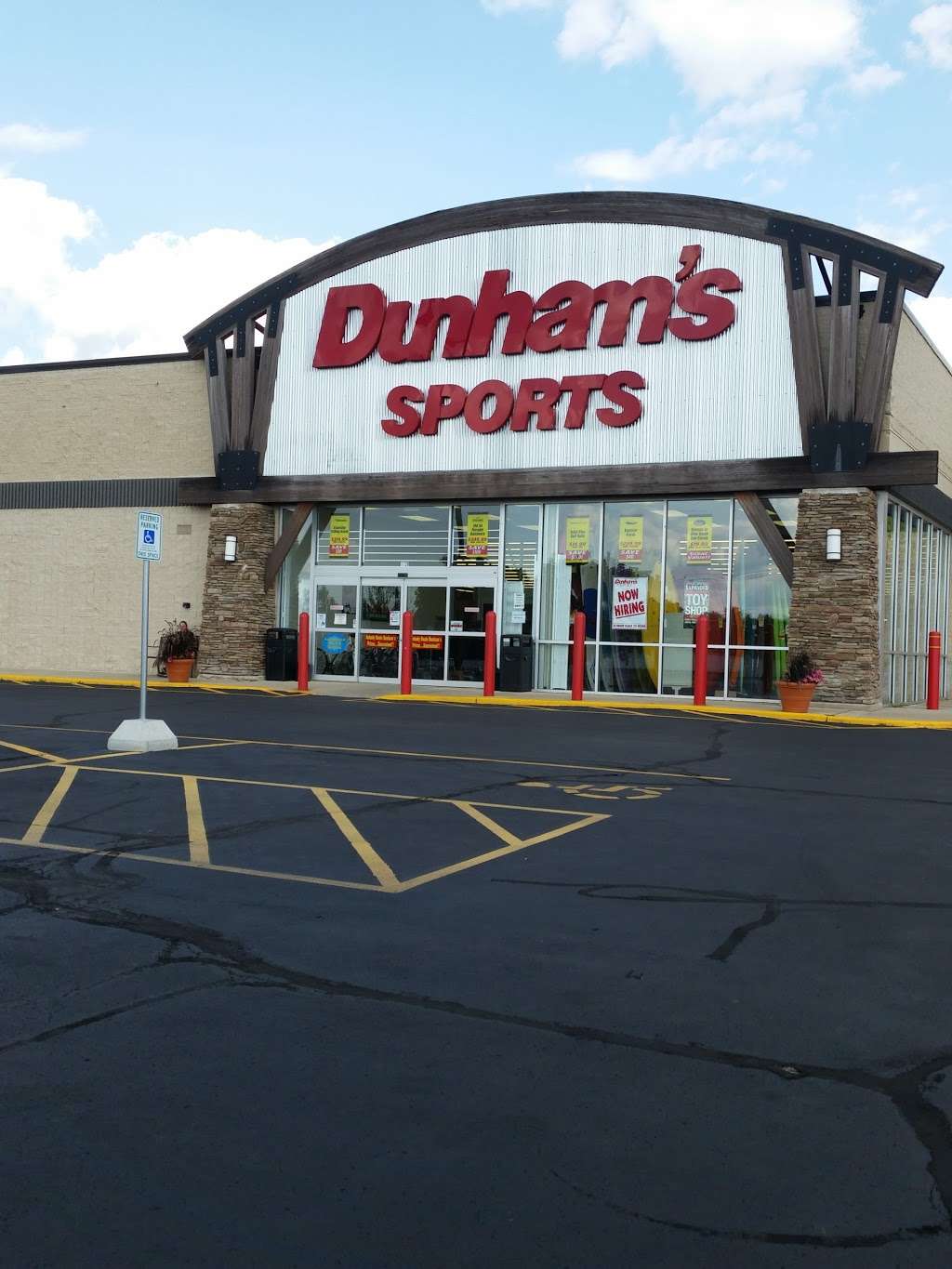 Dunhams Sports | 1120 Milwaukee Ave, Burlington, WI 53105, USA | Phone: (262) 763-2476