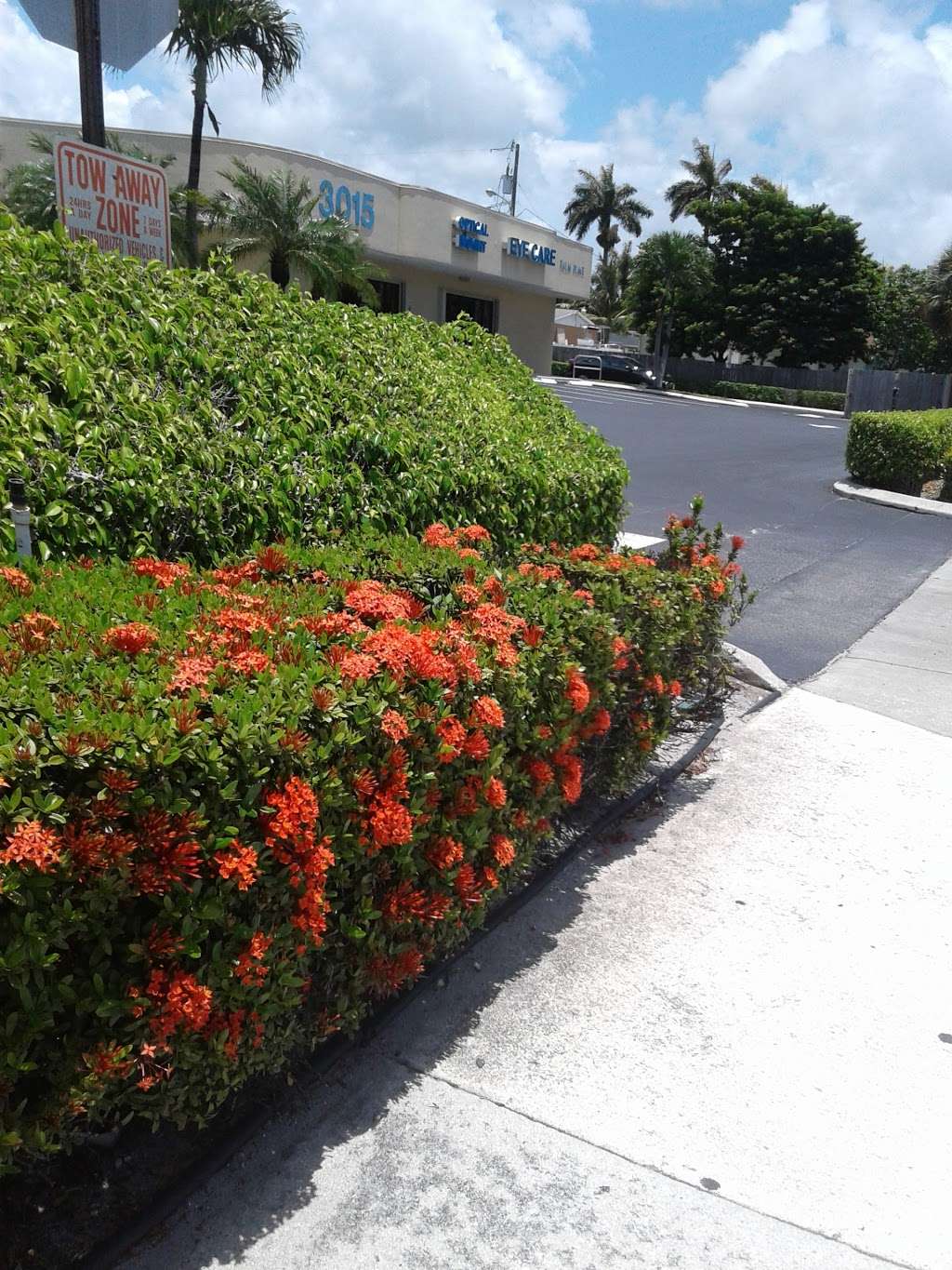 Town & Country Shopping Center | 1928 Lake Worth Rd, Lake Worth, FL 33461 | Phone: (305) 893-9955