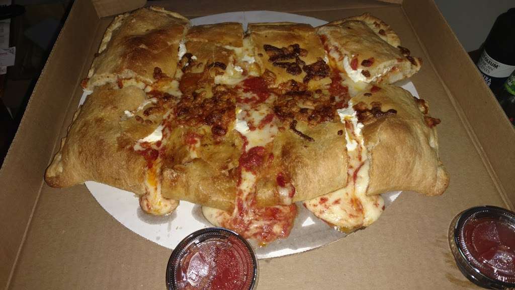 Manville Palace Pizza | 141 Railroad St, Manville, RI 02838, USA | Phone: (401) 769-9777