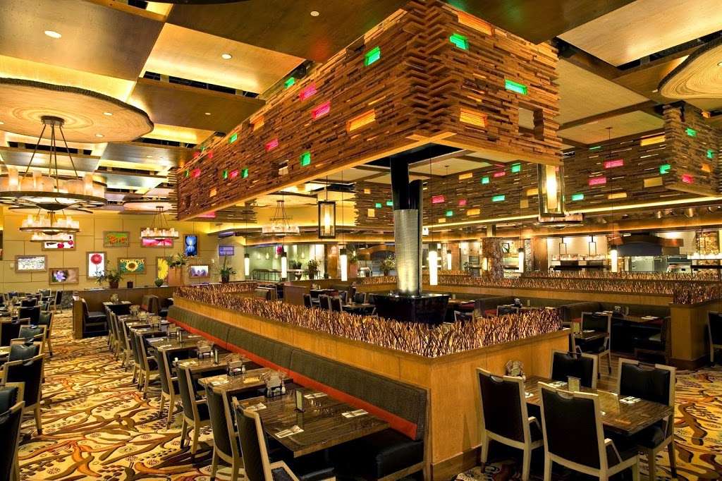 Seasons Live Action Buffet | 3333 Blue Diamond Rd, Las Vegas, NV 89139, USA | Phone: (702) 914-8545