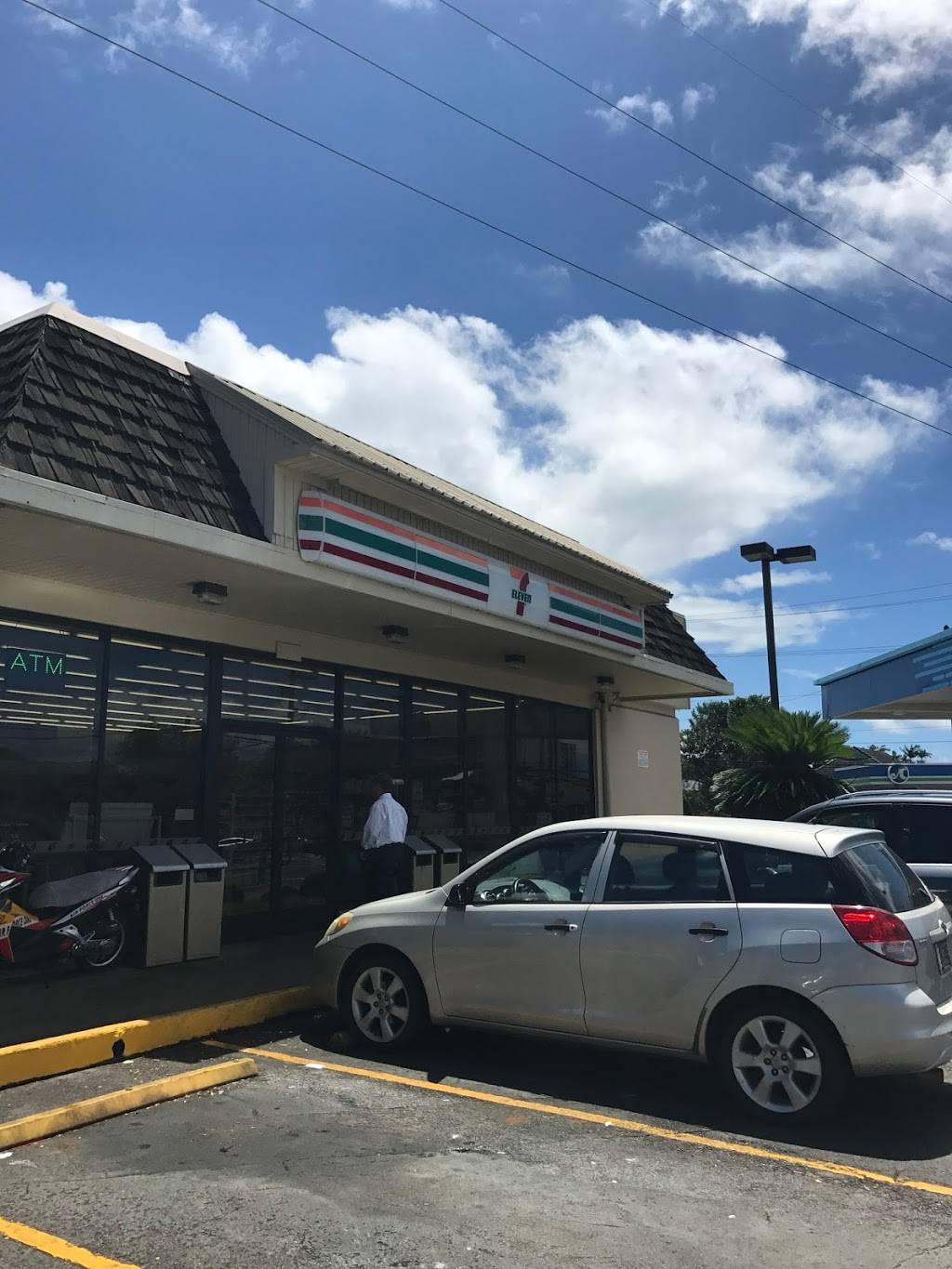 7-Eleven | 2404 N School St, Honolulu, HI 96819, USA | Phone: (808) 845-7115