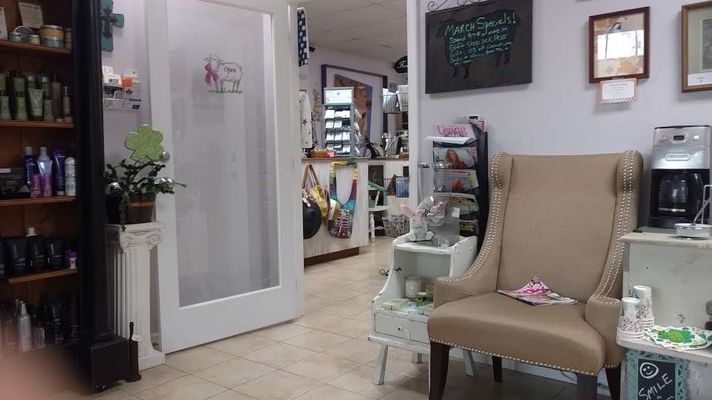 A Little Bo-tique & Spa | 102 S Palm Ave, Howey-In-The-Hills, FL 34737, USA | Phone: (352) 324-6075