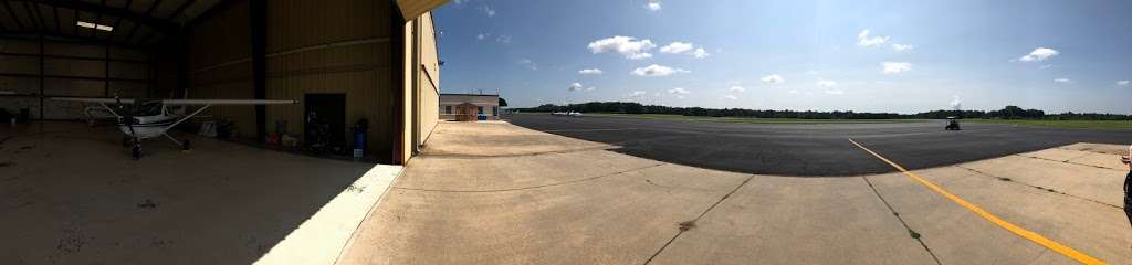 Academy of Aviation - AKH Campus - Flight Training | 1030 Gaston Day School Rd, Gastonia, NC 28056, USA | Phone: (704) 869-7844