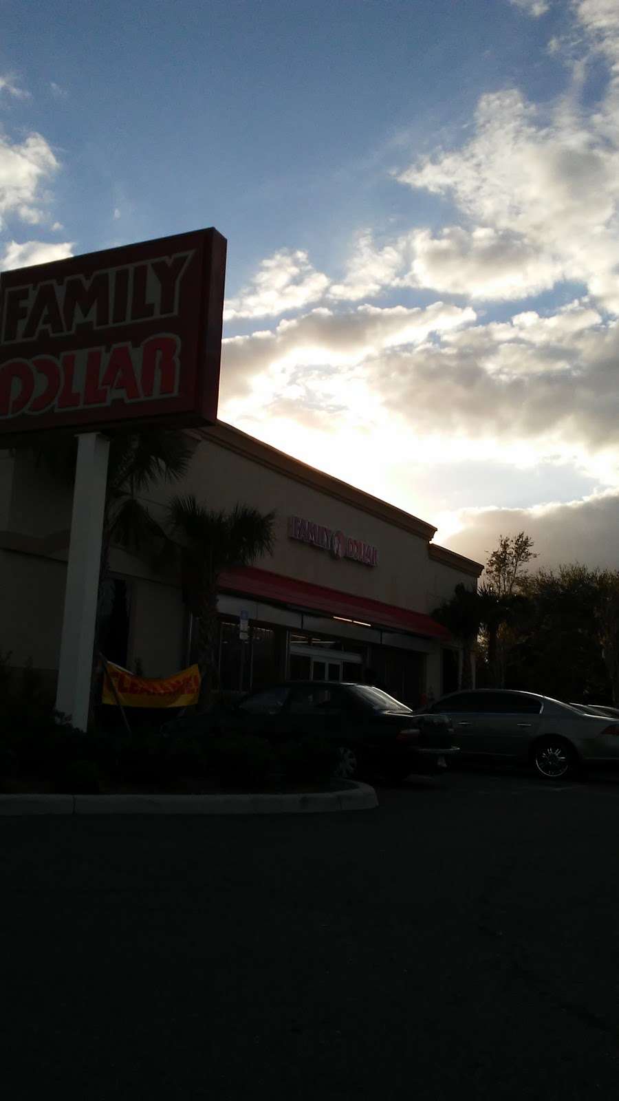 Family Dollar | 4296 Columbia St, Orlando, FL 32811, USA | Phone: (407) 513-4139