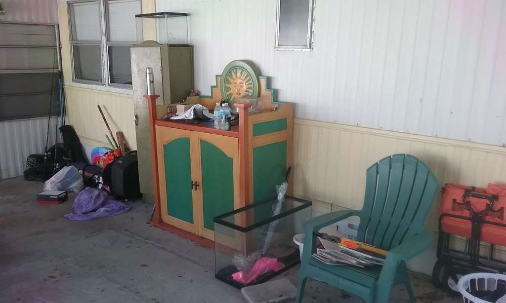 Bunnys Emporium | 840 Casselberry Dr, Lake Wales, FL 33853, USA | Phone: (863) 605-5235