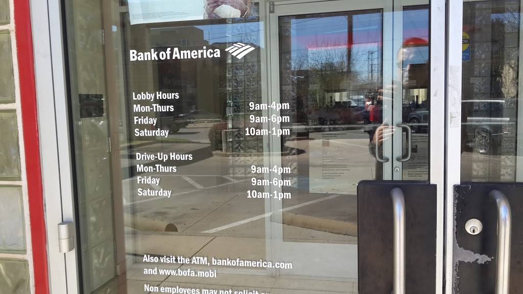 Bank of America (with Drive-thru ATM) | 3921 Gaston Ave, Dallas, TX 75246, USA | Phone: (214) 818-5430