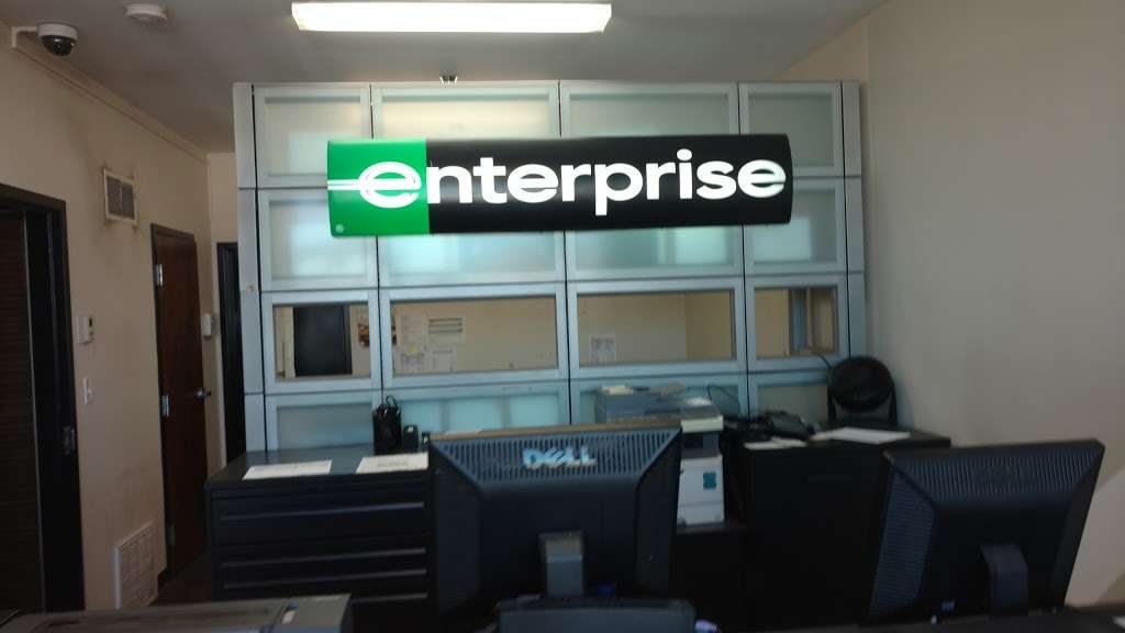 Enterprise Rent-A-Car | 113 W Roosevelt Rd, Villa Park, IL 60181, USA | Phone: (630) 916-7700