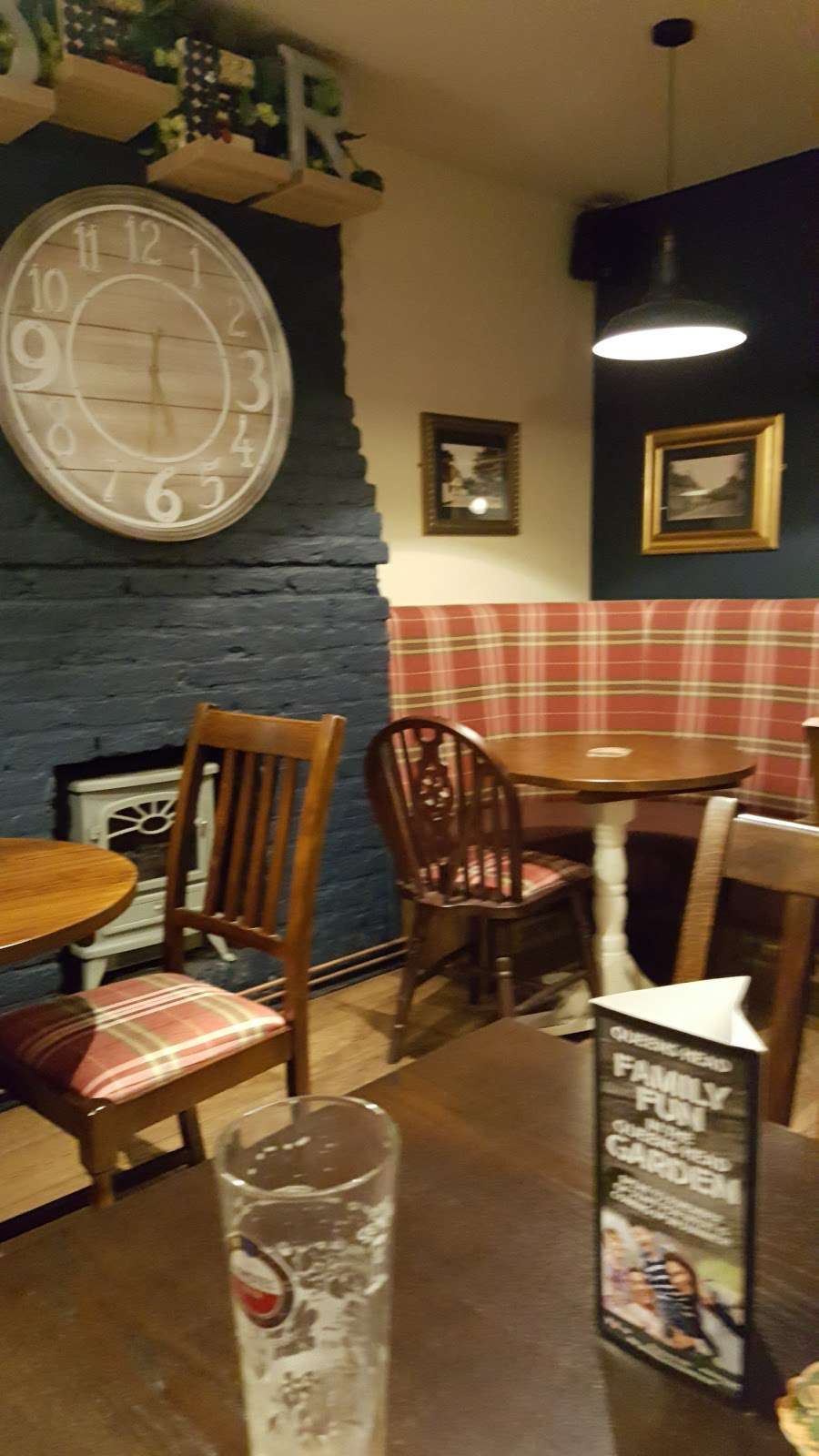 The Queens Head | 66 High Rd Wormley, Broxbourne EN10 6JN, UK | Phone: 01992 275066