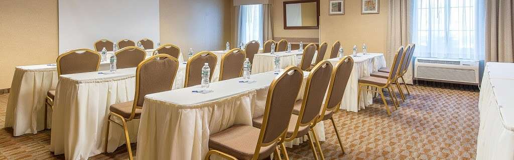 Holiday Inn Express Haskell-Wayne Area | 303 Union Ave, Haskell, NJ 07420 | Phone: (973) 839-4405