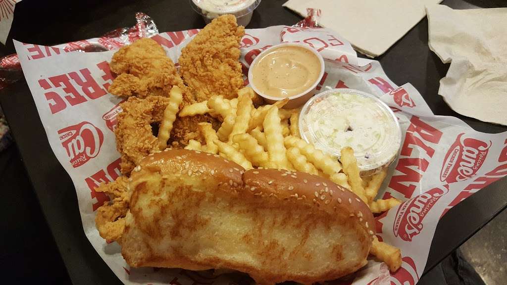 Raising Canes Chicken Fingers | 1950 E Craig Rd, North Las Vegas, NV 89030, USA | Phone: (702) 912-4890