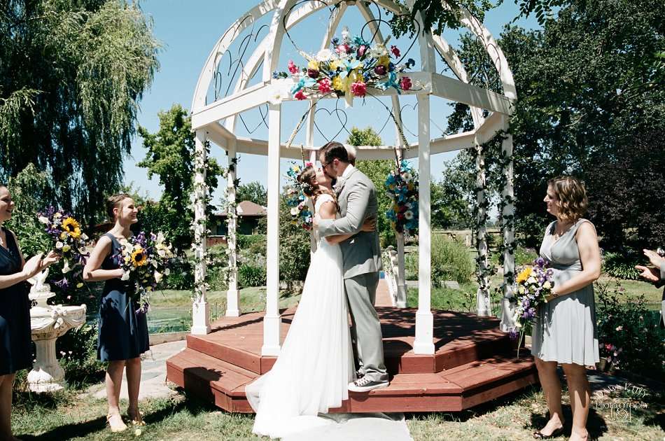 The Bridal Path | 530 Irwin Ln, Santa Rosa, CA 95401, USA | Phone: (707) 546-2568