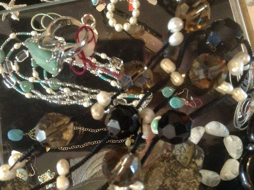 Trois Jours Boutique Etc | 318 Sea Cliff Ave, Sea Cliff, NY 11579, USA | Phone: (516) 759-5756