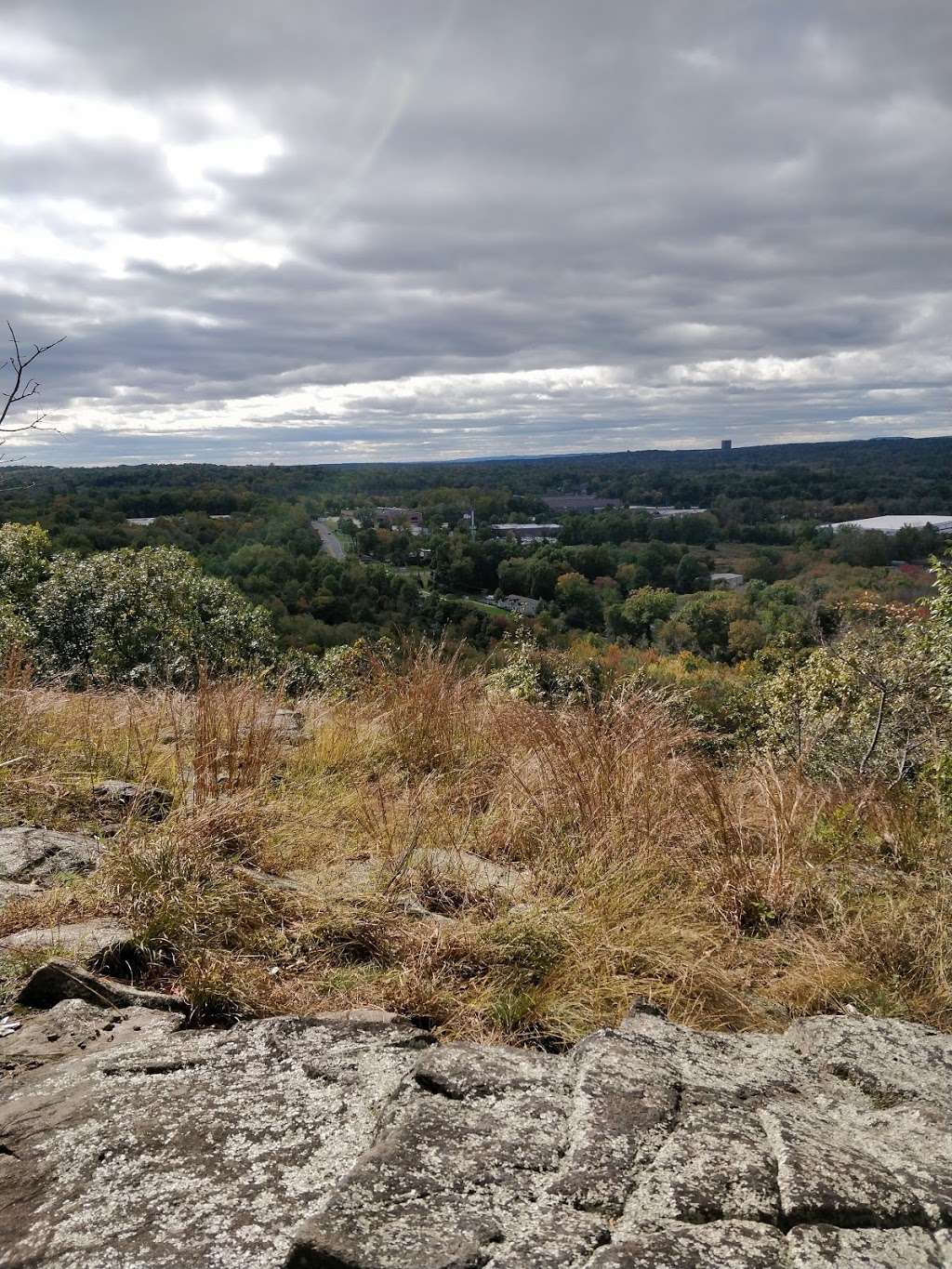 Buttermilk Falls County Park, Parking Lot | 41.087131, 73.94744 S Greenbush Rd, Nyack, NY 10960, USA