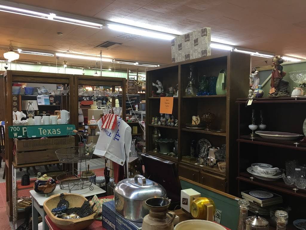 Grand Central Station Antiques | 4020 Avenue Q, Lubbock, TX 79412, USA | Phone: (806) 747-6206