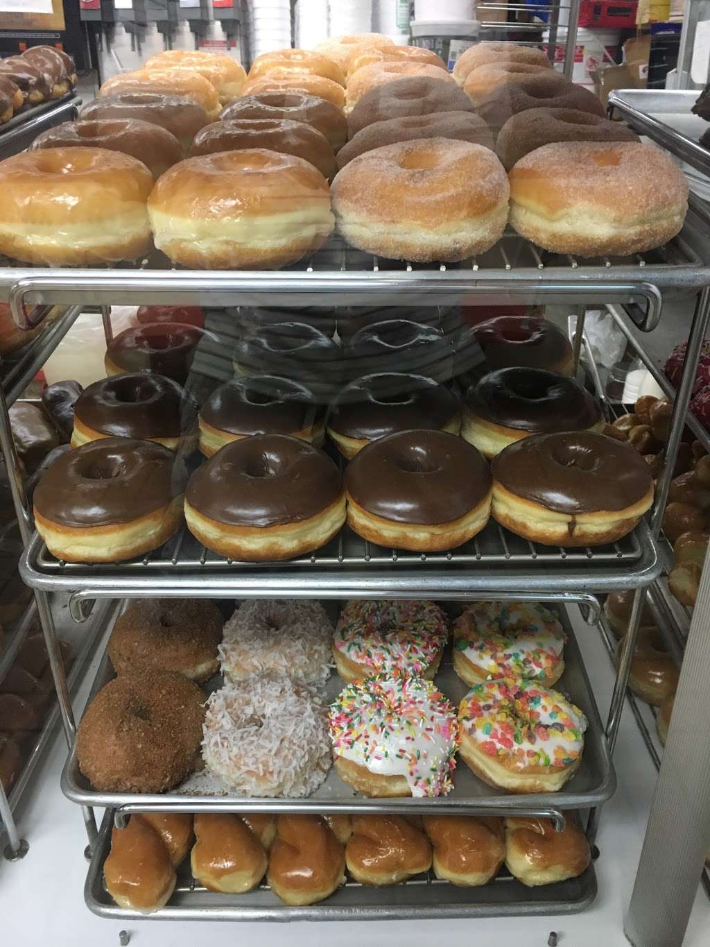 Rainbow Donuts | 1432 S Azusa Ave, West Covina, CA 91791 | Phone: (626) 917-4933