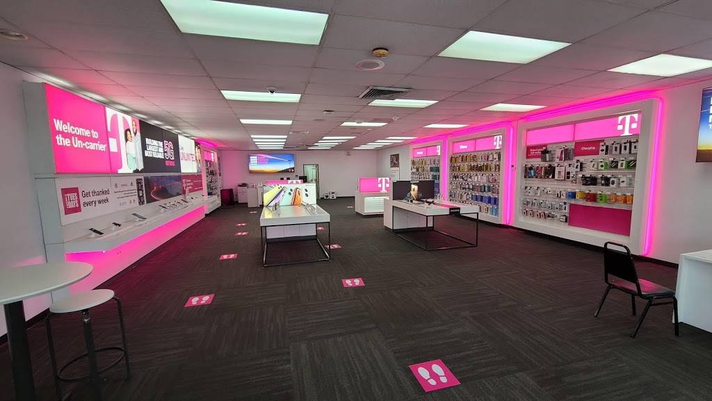 T-Mobile | 9023 N Florida Ave, Tampa, FL 33604, USA | Phone: (813) 327-7940