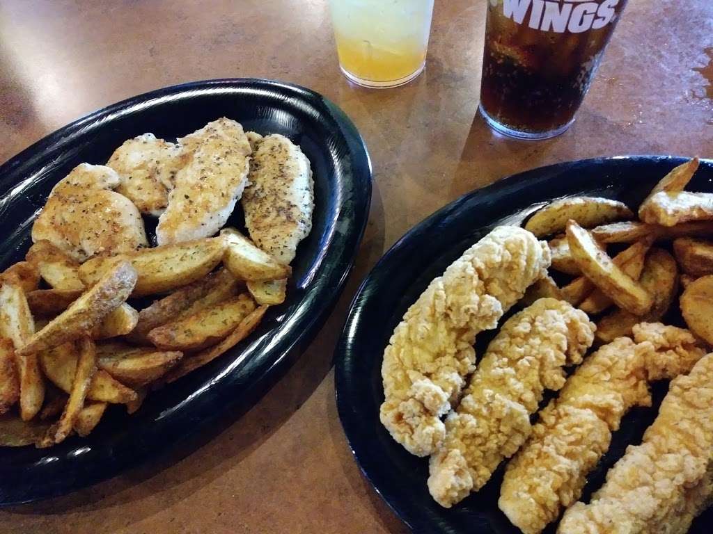 Buffalo Wild Wings | 1460 Meeting Blvd #119, Rock Hill, SC 29730 | Phone: (803) 328-9464