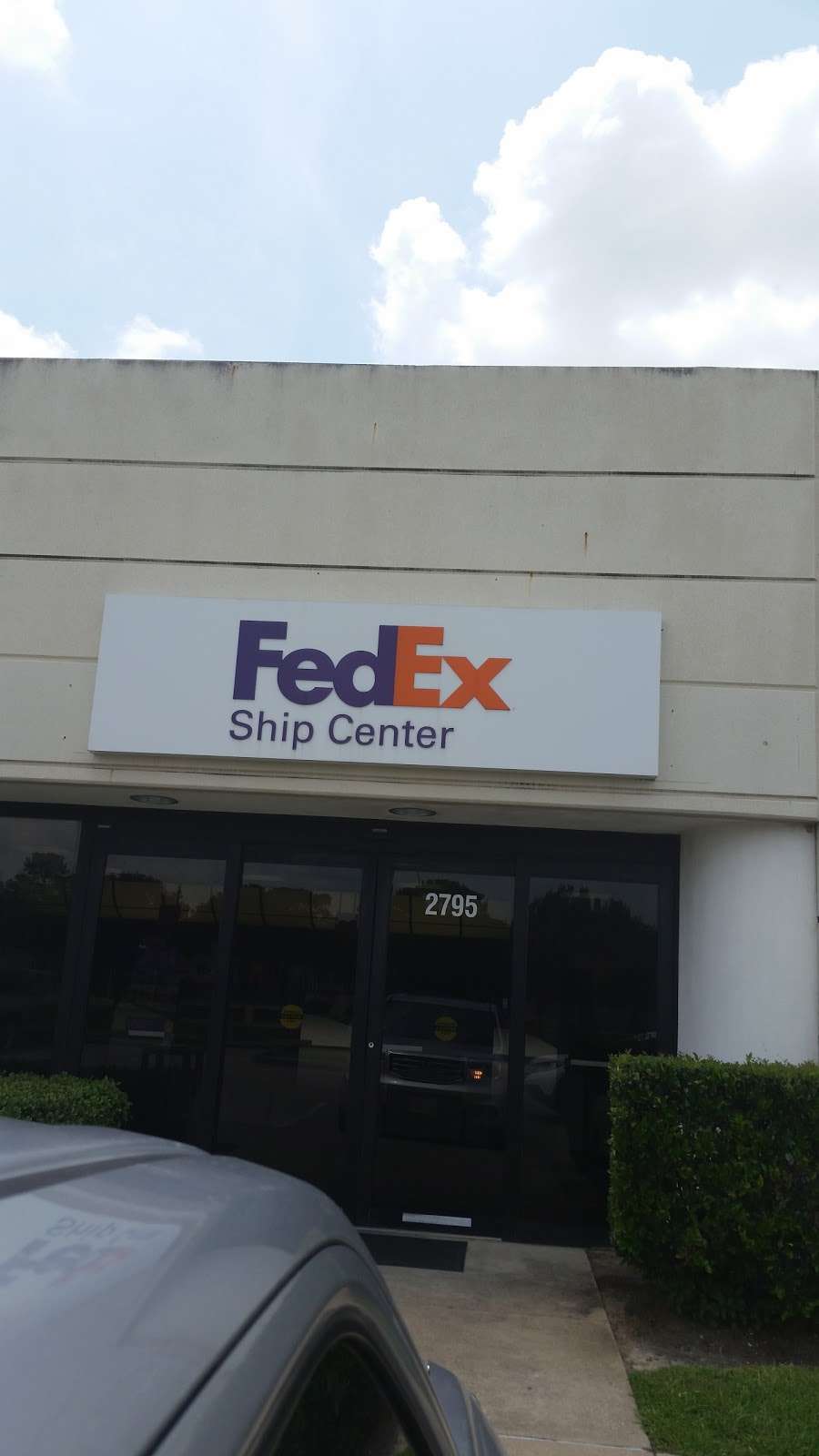 FedEx Ship Center | 2795 Holly Hall St, Houston, TX 77054, USA | Phone: (800) 463-3339