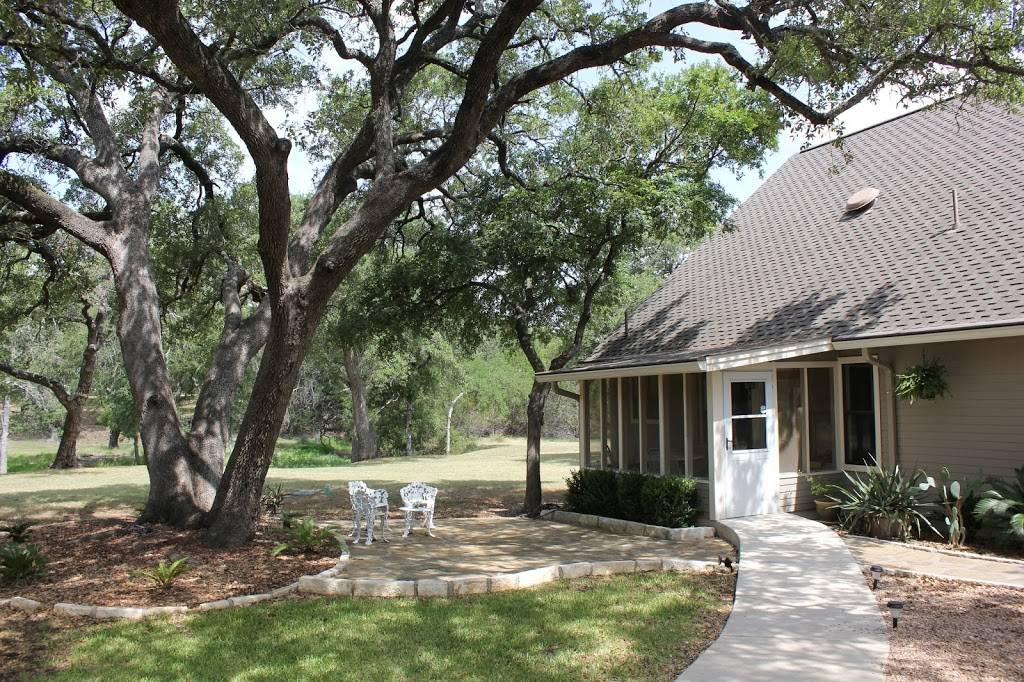 Deer Run Bed and Breakfast | 20 Long Creek Rd, Austin, TX 78737, USA | Phone: (512) 633-5595