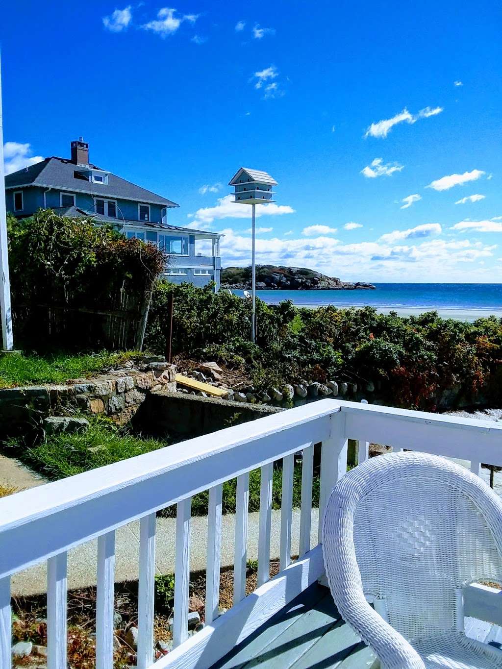 Good Harbor Beach Inn | 1 Salt Island Rd, Gloucester, MA 01930, USA | Phone: (978) 283-1489