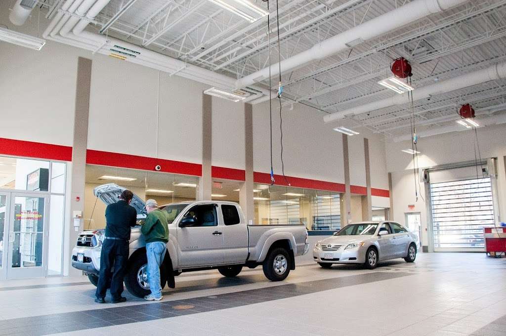 Boch Toyota South | 620 S Washington St, North Attleborough, MA 02760, USA | Phone: (866) 660-3920