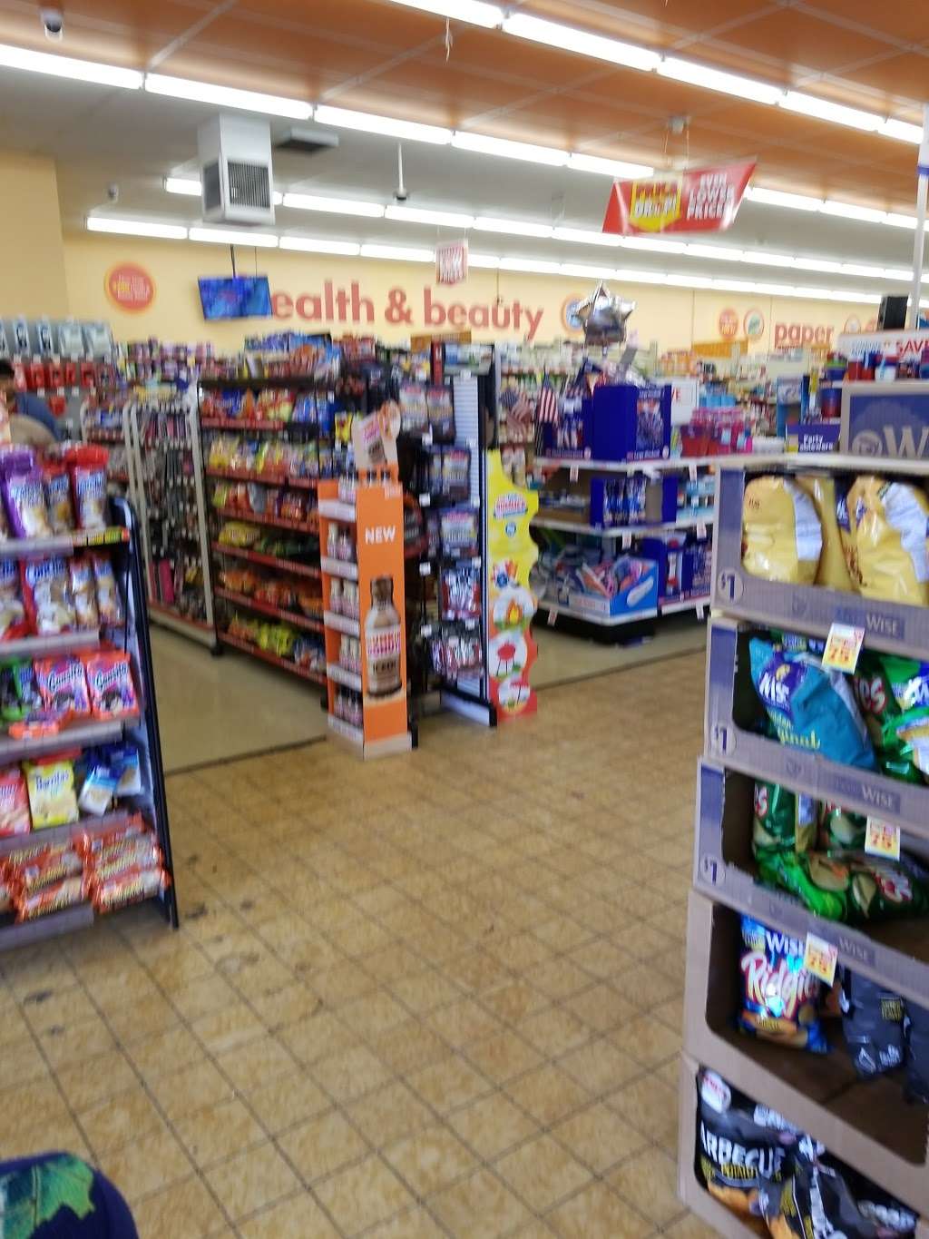 Family Dollar | 611 Dundee Ave, Elgin, IL 60120, USA | Phone: (847) 841-8490