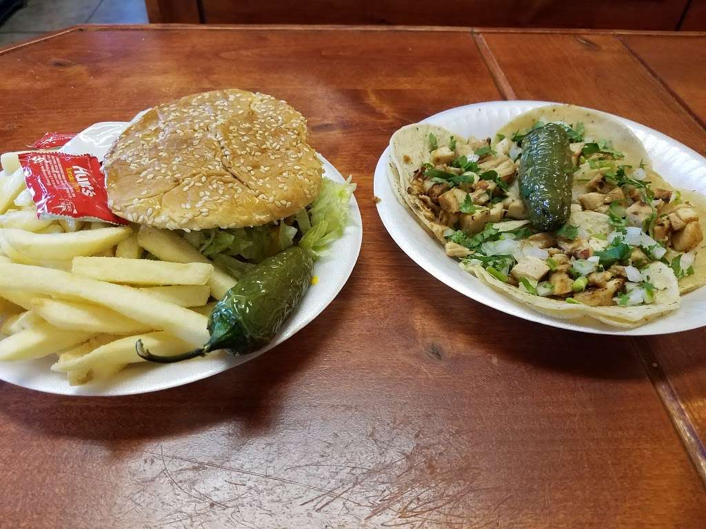 Taqueria La Sierra | 2162, 720 Denver Ave, Fort Lupton, CO 80621, USA | Phone: (303) 857-3929